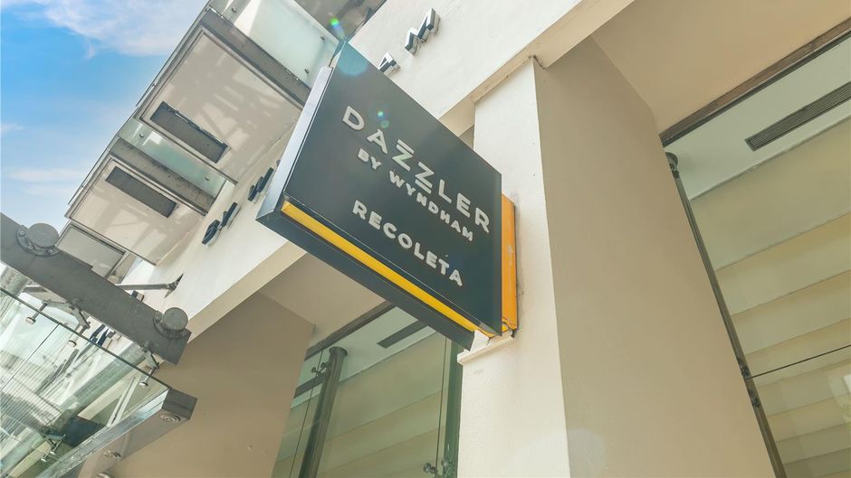 Dazzler Recoleta Exterior