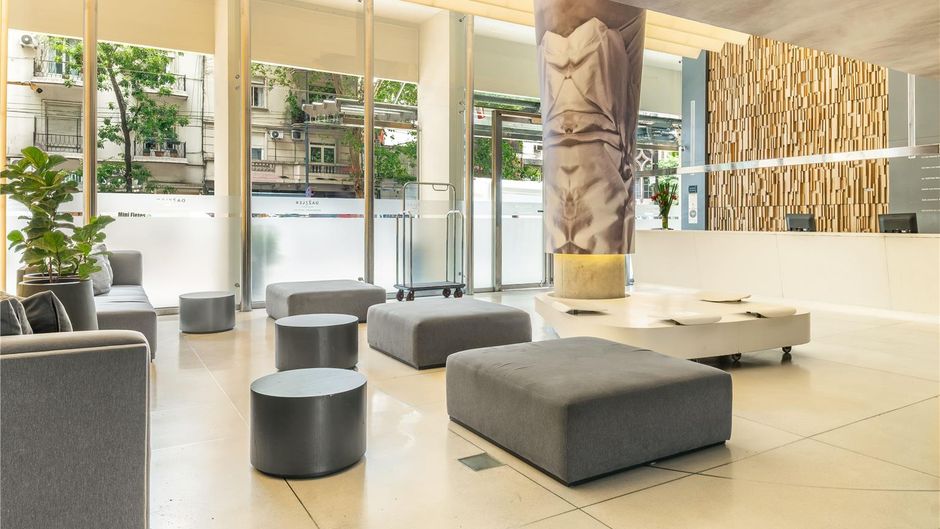 Dazzler Recoleta Lobby