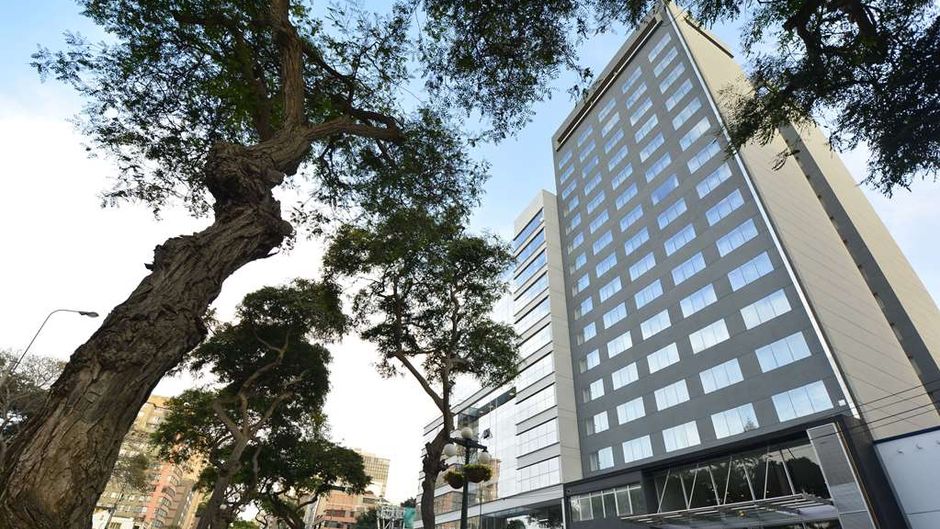Dazzler Lima Hotel Exterior