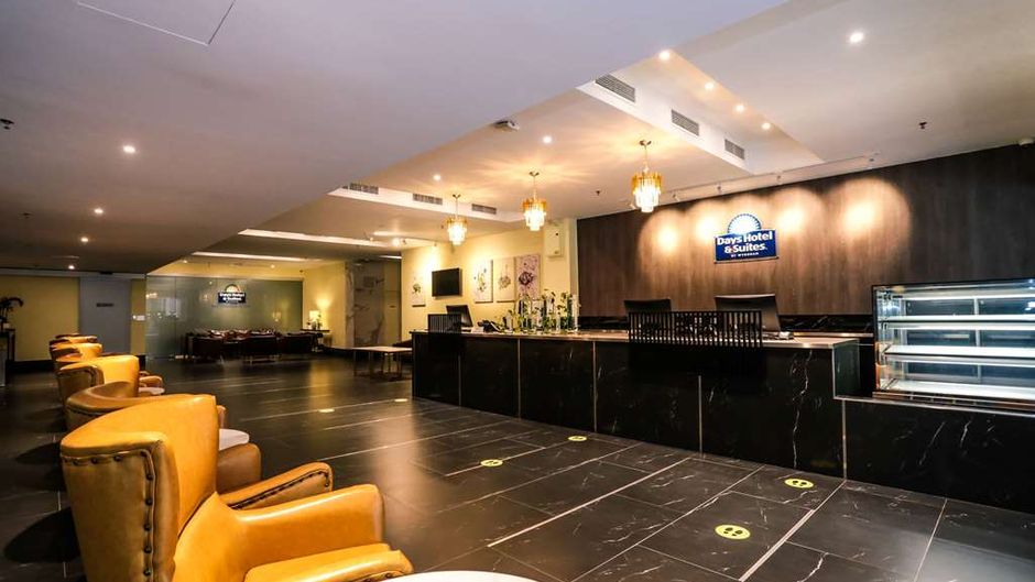 Days Hotel & Suites Fraser Business Park Lobby