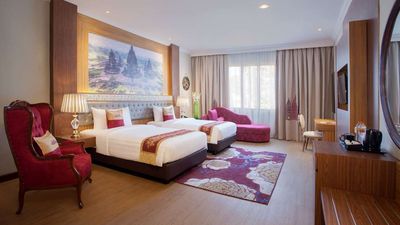 Ramada Suites by Wyndham Solo