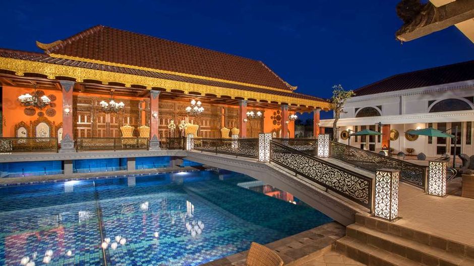 Ramada Suites by Wyndham Solo Pool