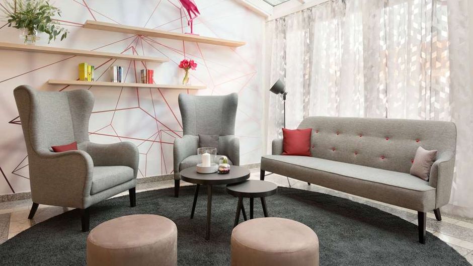 Ramada Munich Airport Lobby
