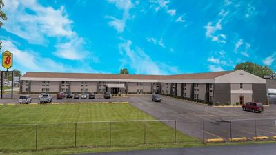 Super 8 by Wyndham South Holland