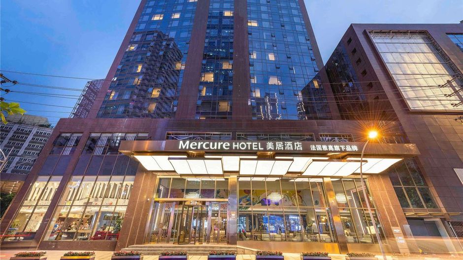 Mercure Chengdu Chunxi Exterior