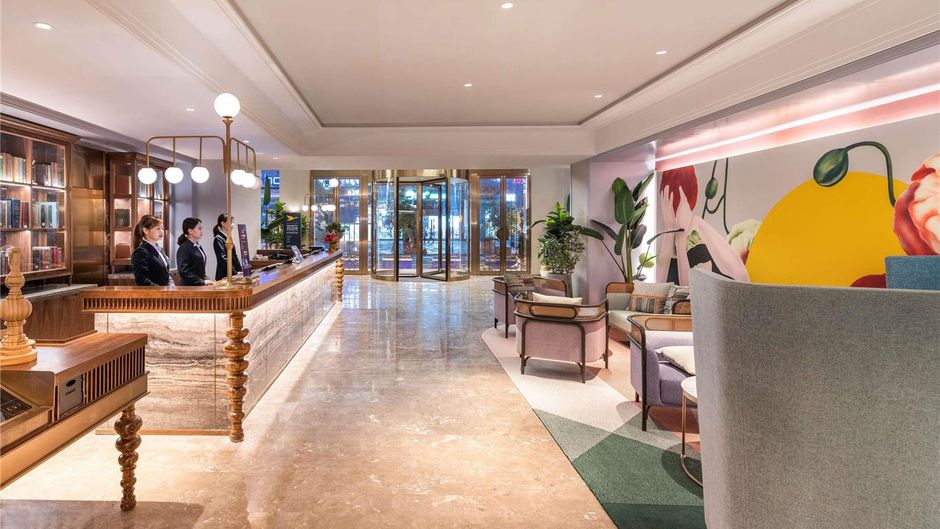 Mercure Chengdu Chunxi Exterior