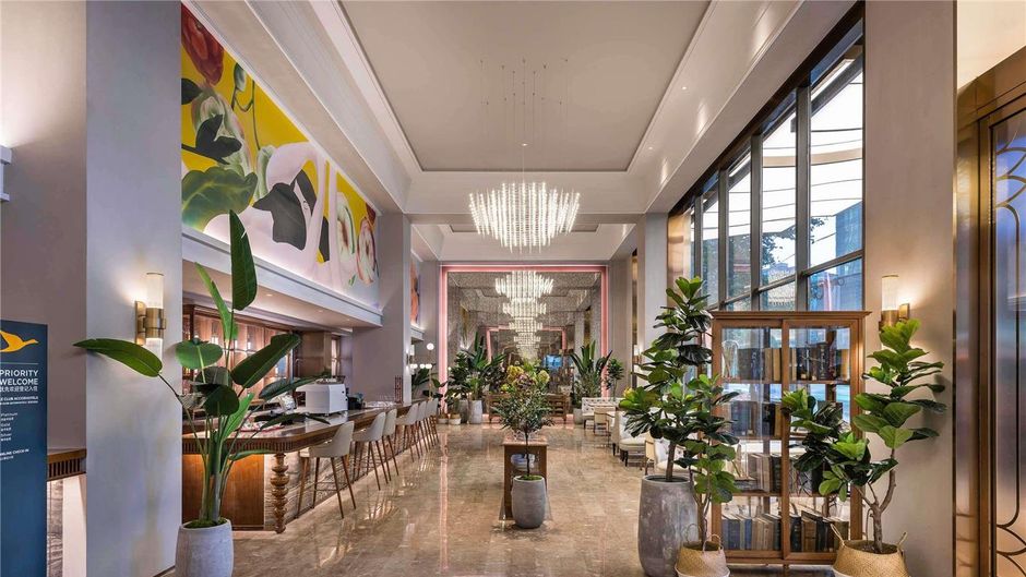 Mercure Chengdu Chunxi Exterior
