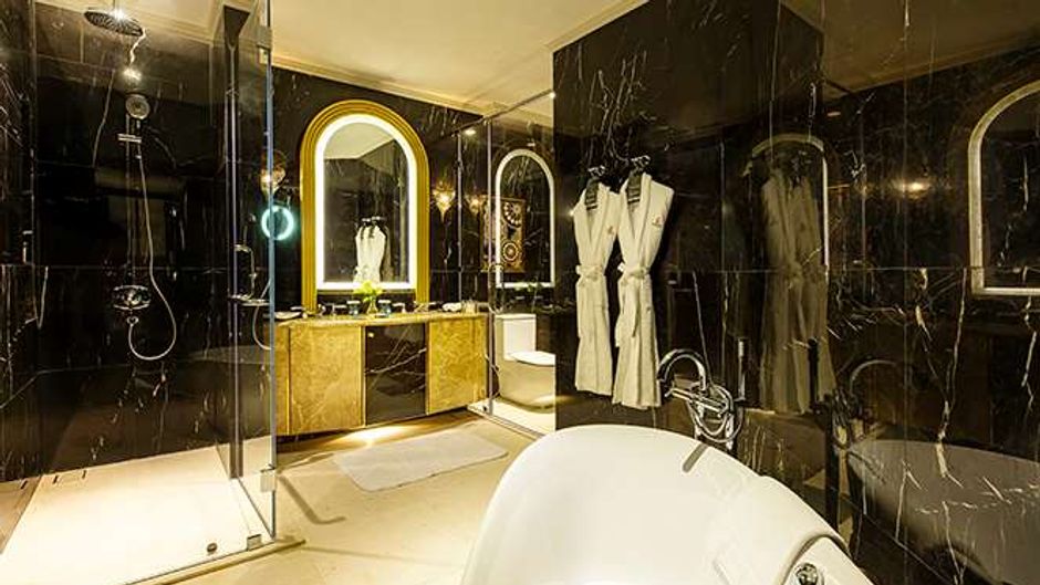 Ezdan Palace Hotel Room