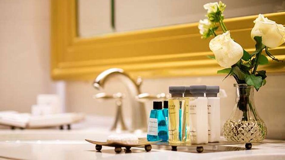 Ezdan Palace Hotel Room