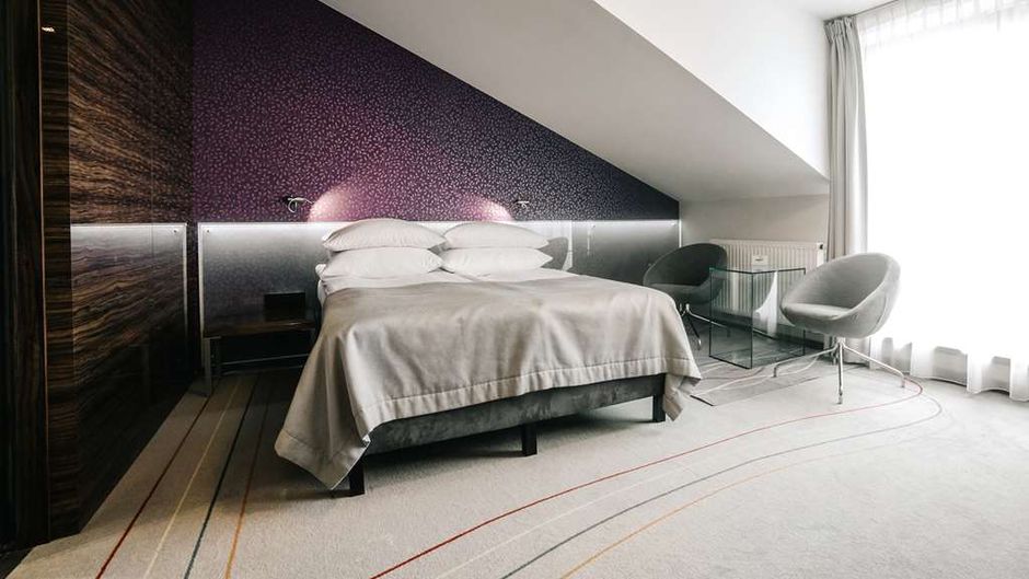 Q Hotel Grand Cru Room