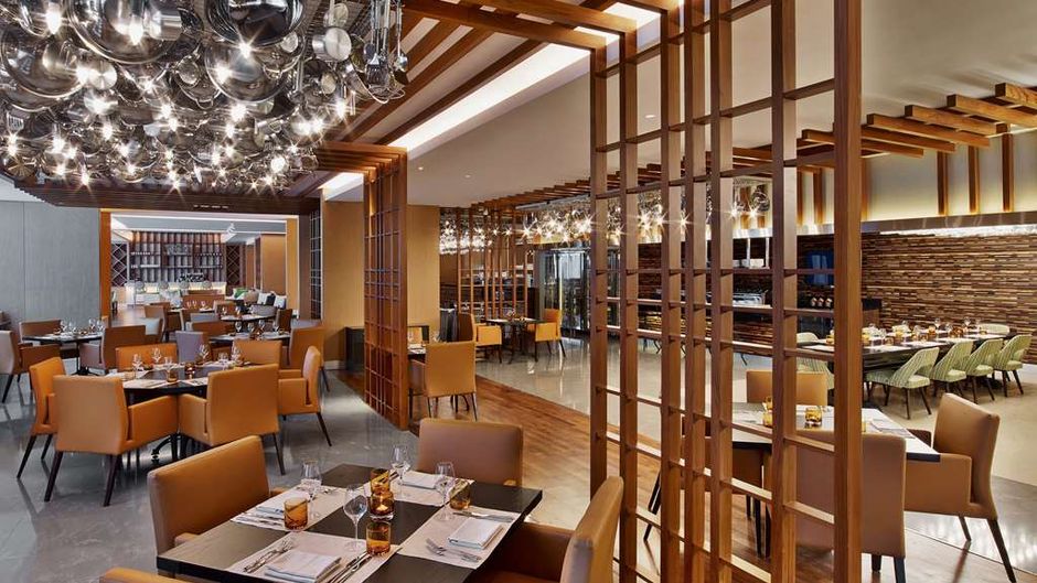 V Hotel, Curio Collection by Hilton Restaurant