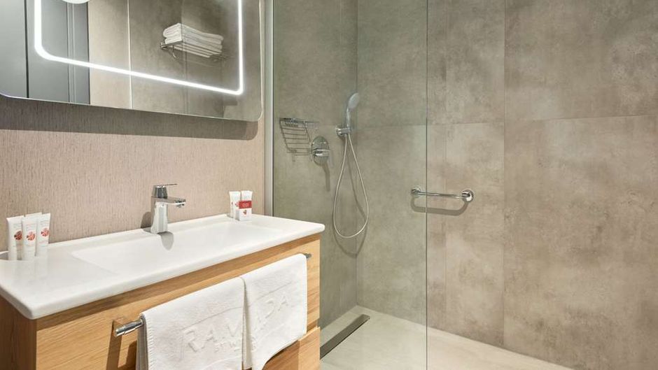 Ramada by Wyndham Tire Room