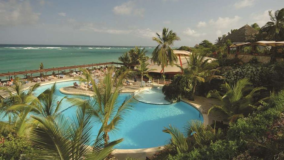 Leopard Beach Resort and Spa Pool