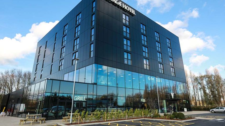 Village Hotel Bristol Exterior