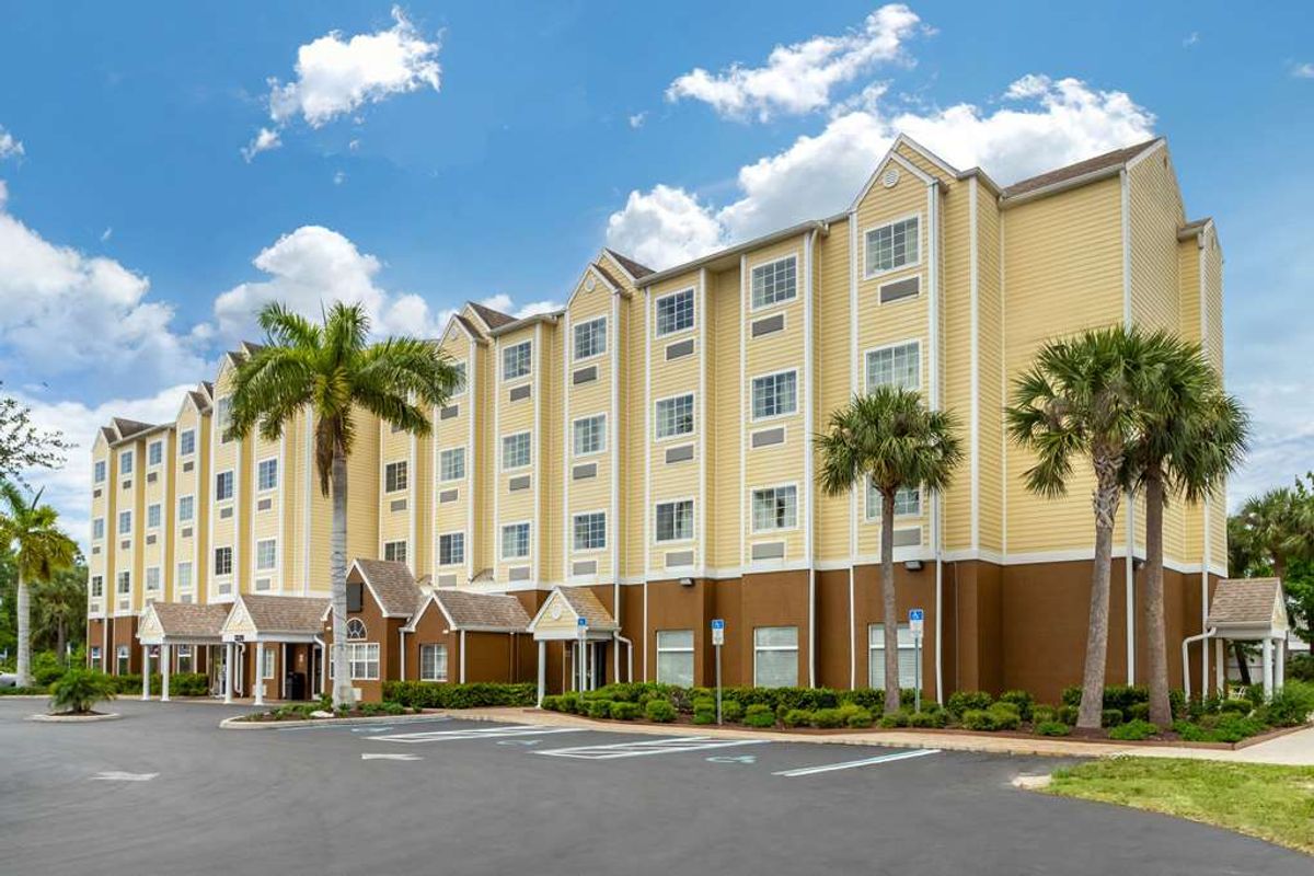 Quality Inn \u0026 Suites Lehigh Acres- Tourist Class Lehigh Acres, FL Hotels-  GDS Reservation Codes: Travel Weekly, image size:1200x800