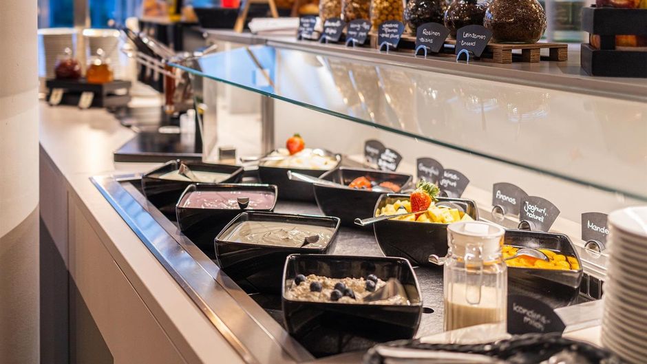 Globana Airport Hotel Restaurant