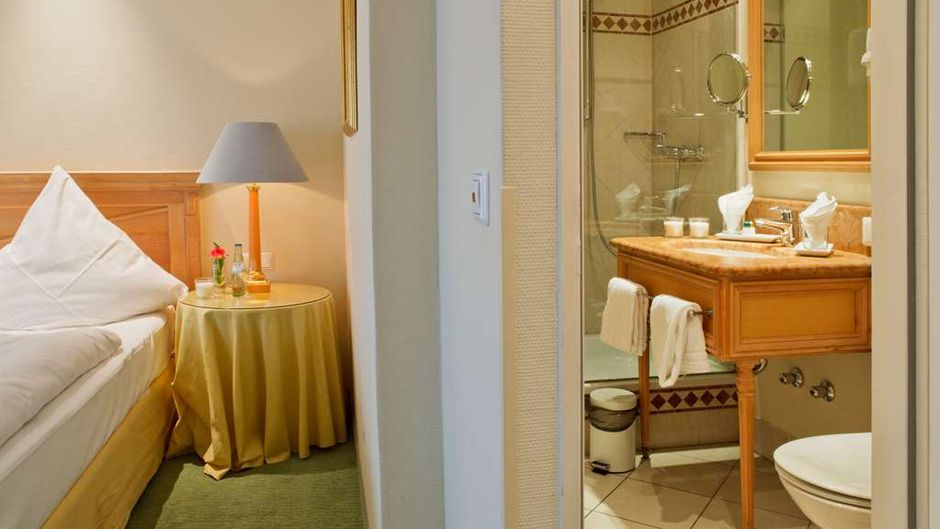 Central Hotel Kaiserhof Room
