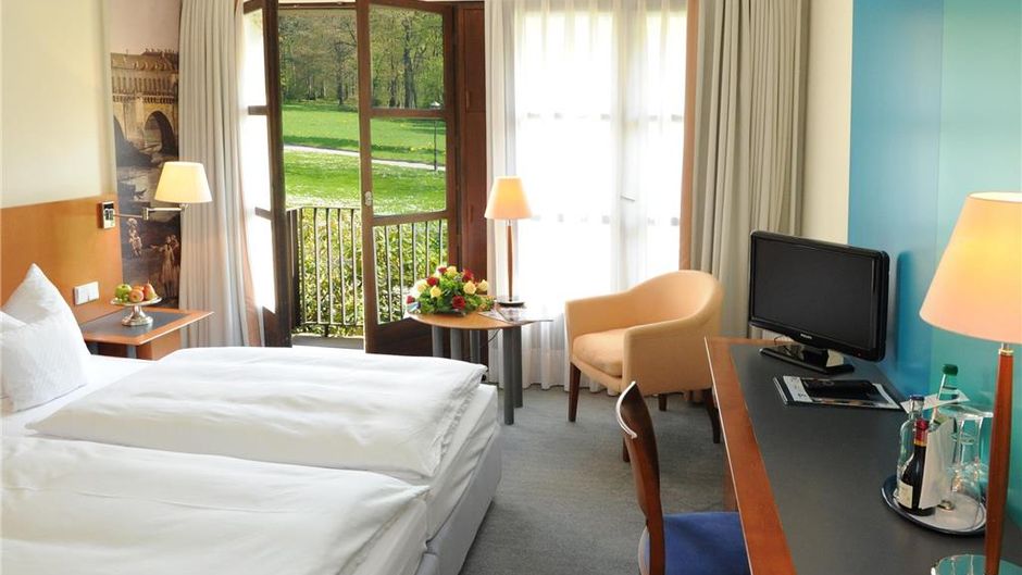 Hotel Schloss Eckberg Room