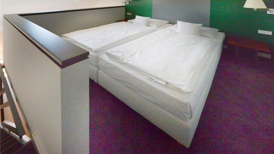 Hotel Schloss Eckberg Room