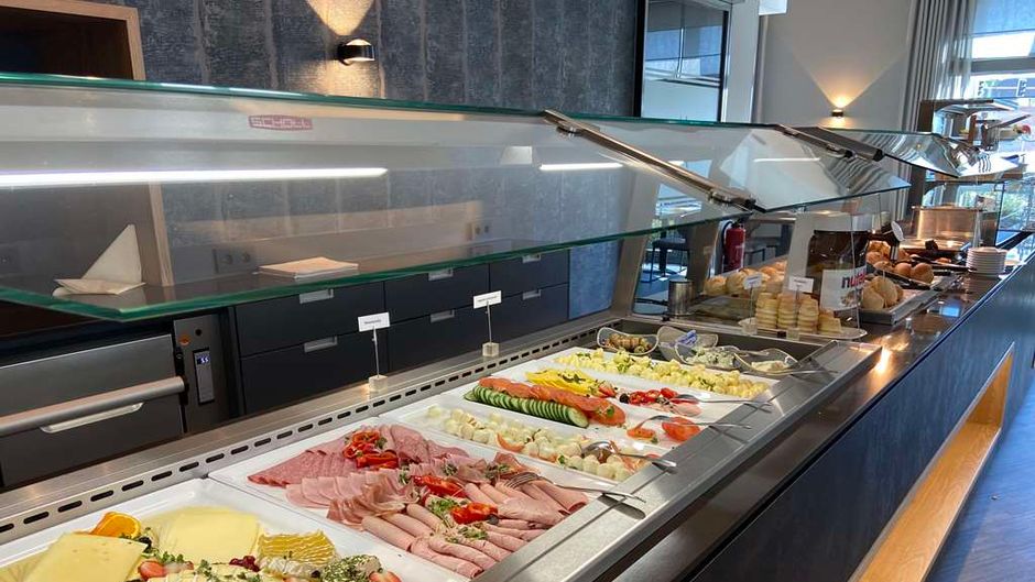 Median Hotel Restaurant