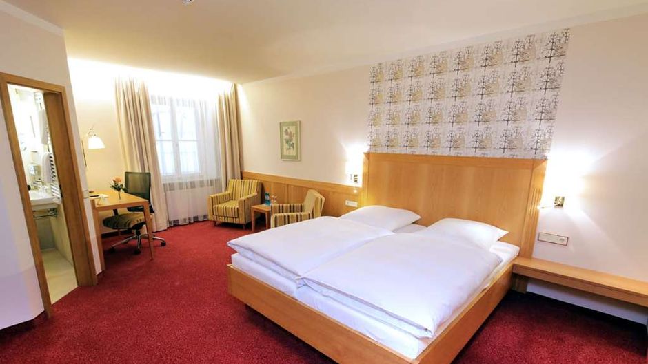 Hotel Bayerischer Hof Room