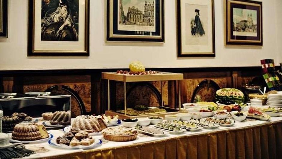 Hotel Royal Ricc Restaurant