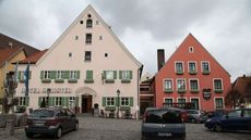 Schuster Hotel