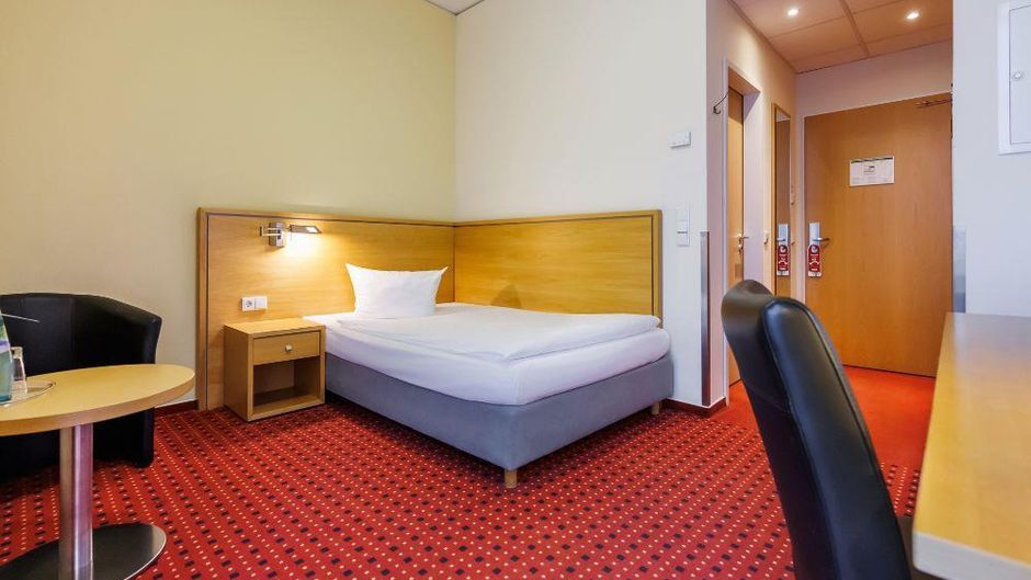 Airporthotel Berlin Adlershof Room