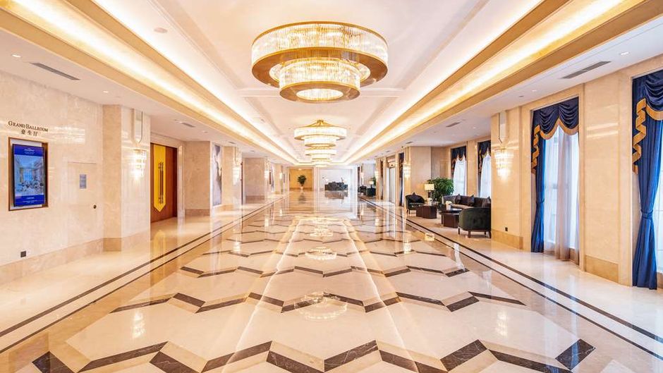 Howard Johnson New District Plaza Ziyang Lobby
