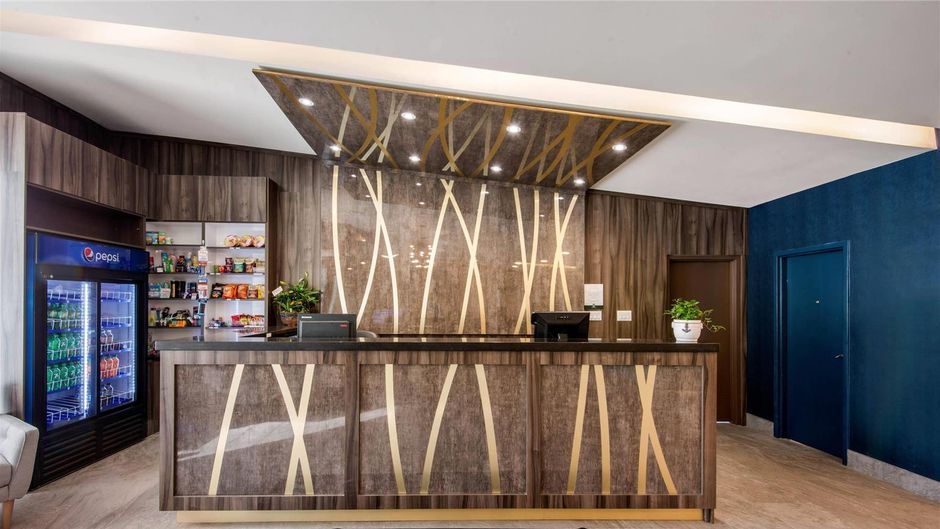 Quality Inn & Conference Centre Lobby