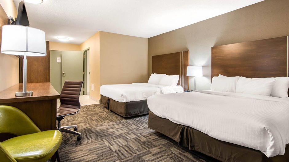 Quality Inn & Conference Centre Room