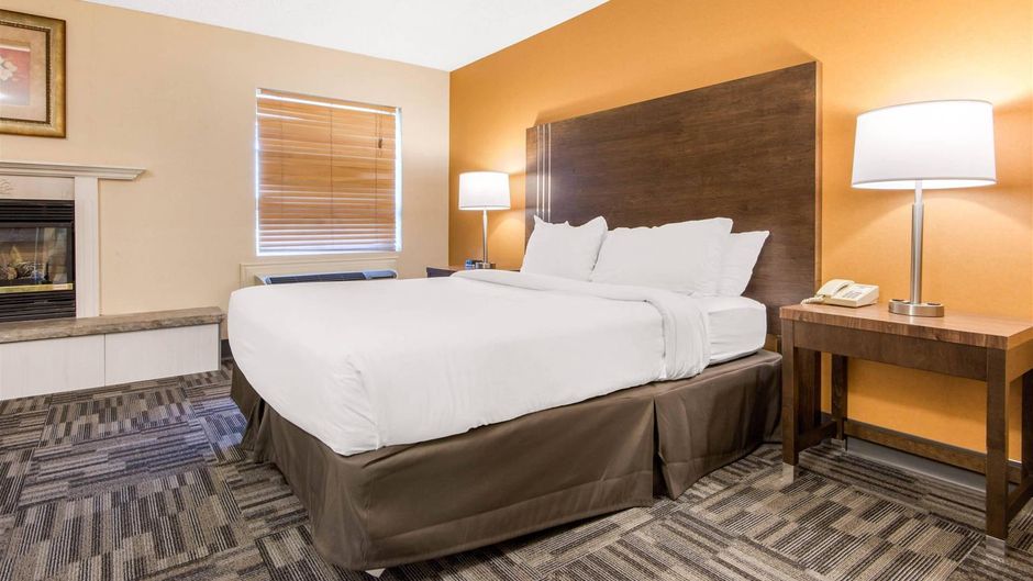 Quality Inn & Conference Centre Suite