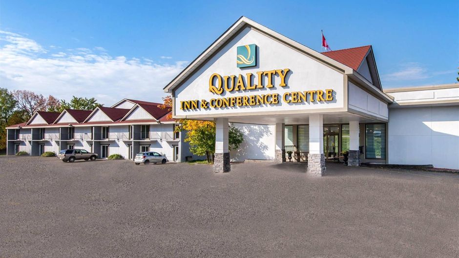 Quality Inn & Conference Centre Exterior