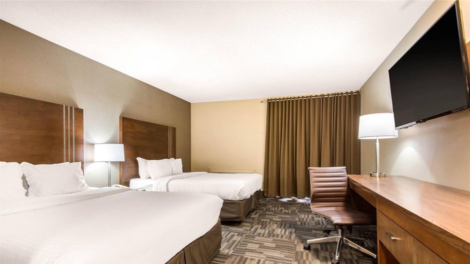 Quality Inn & Conference Centre Room