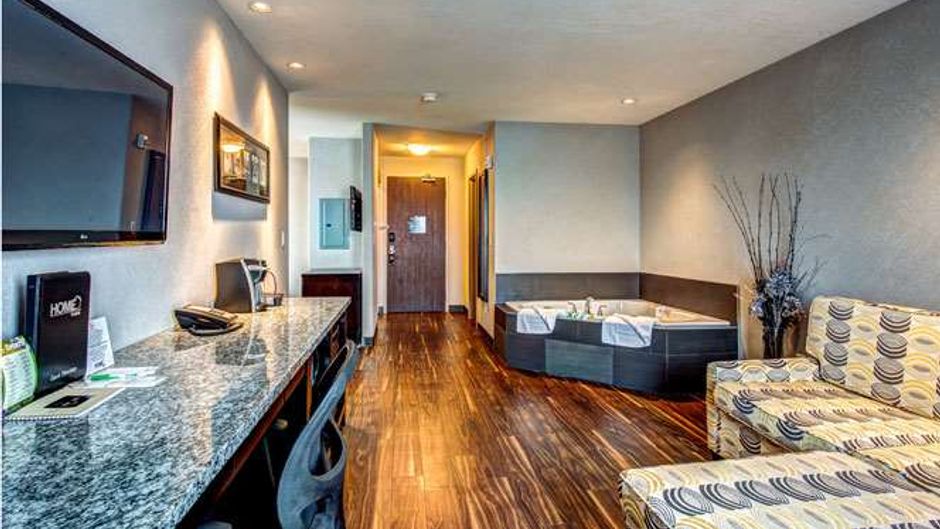 Home Inn & Suites Yorkton Room