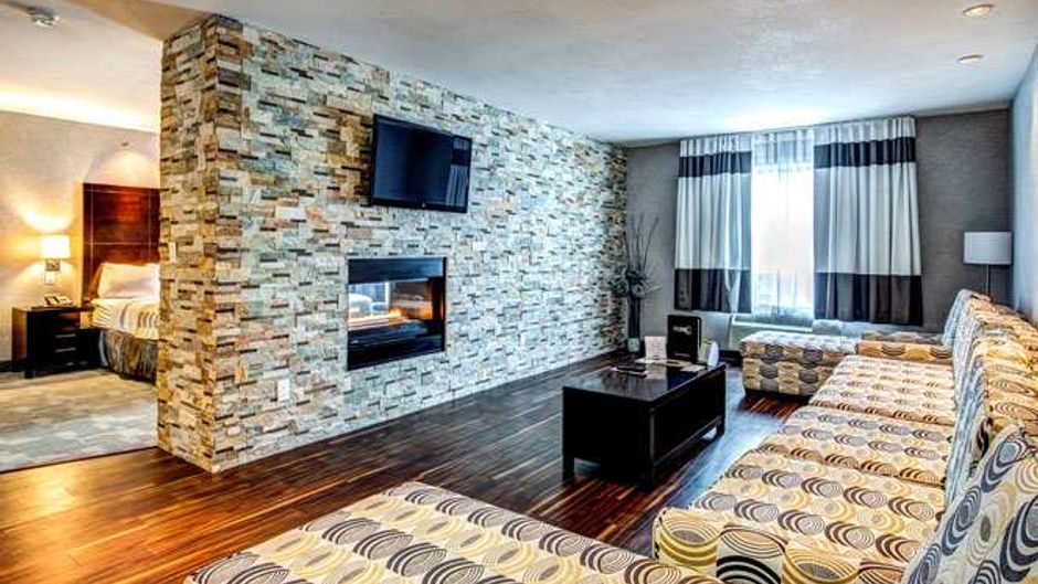 Home Inn & Suites Yorkton Suite