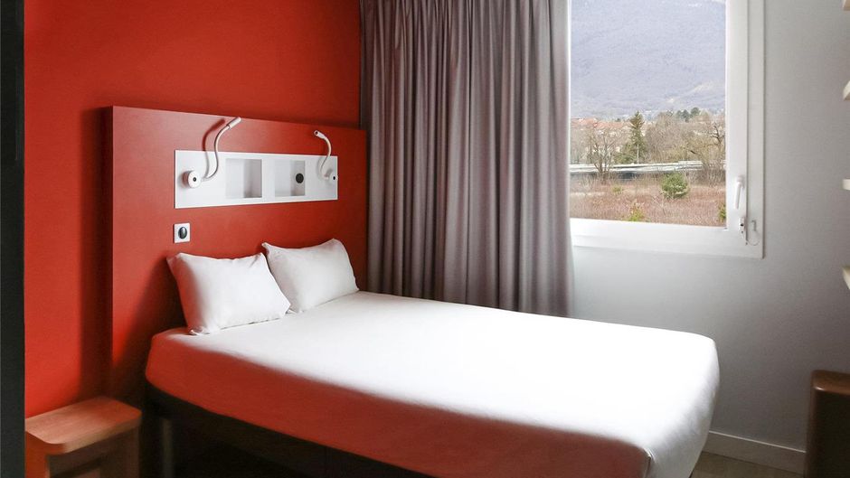 Ibis Budget Saint Genis Pouilly Geneve Room