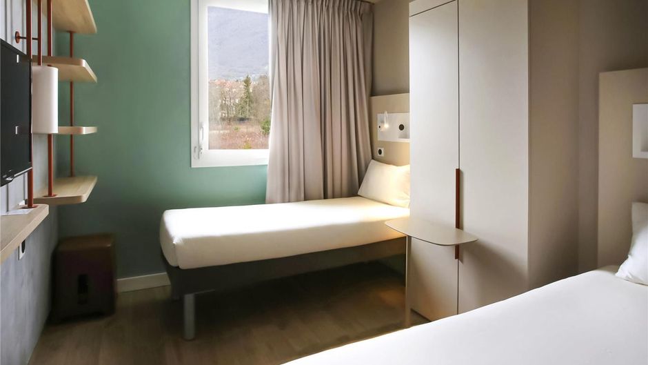 Ibis Budget Saint Genis Pouilly Geneve Room