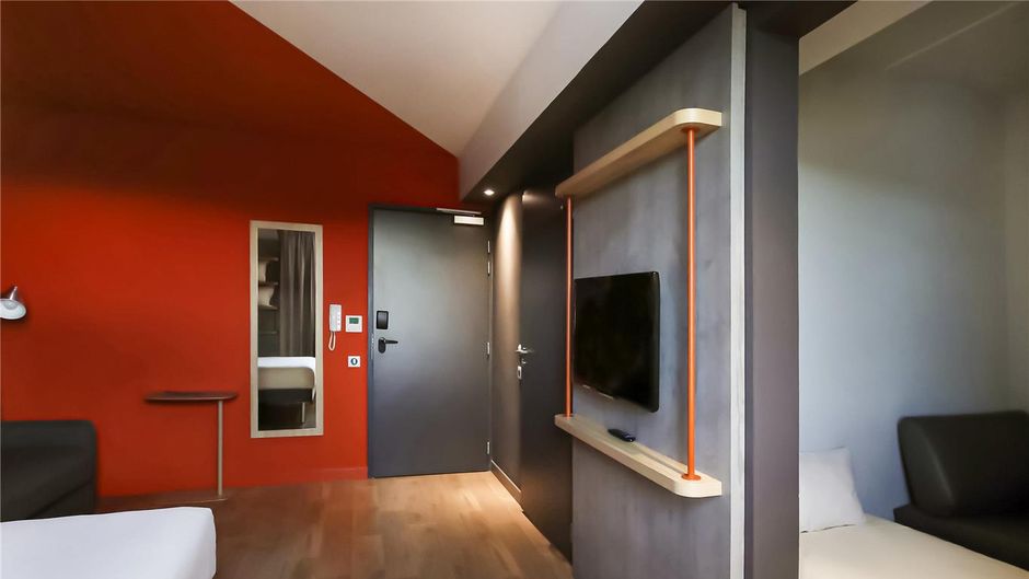 Ibis Budget Saint Genis Pouilly Geneve Room