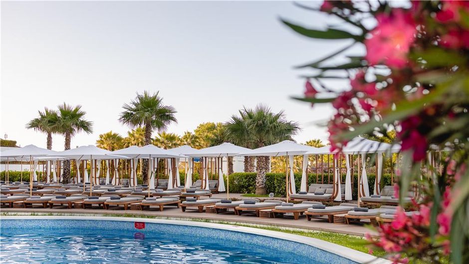 Radisson Collection Paradise Resort/Spa Pool