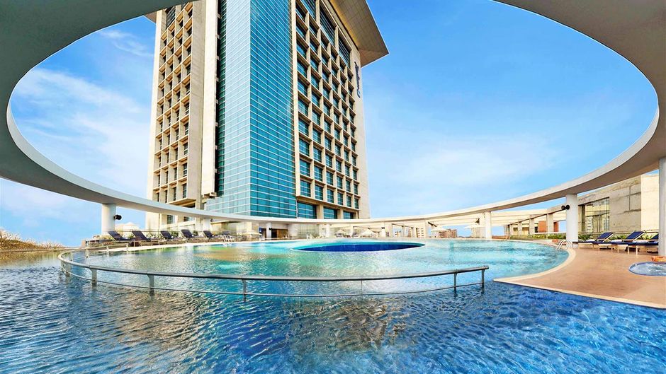 Radisson Blu Chittagong Bay View Pool