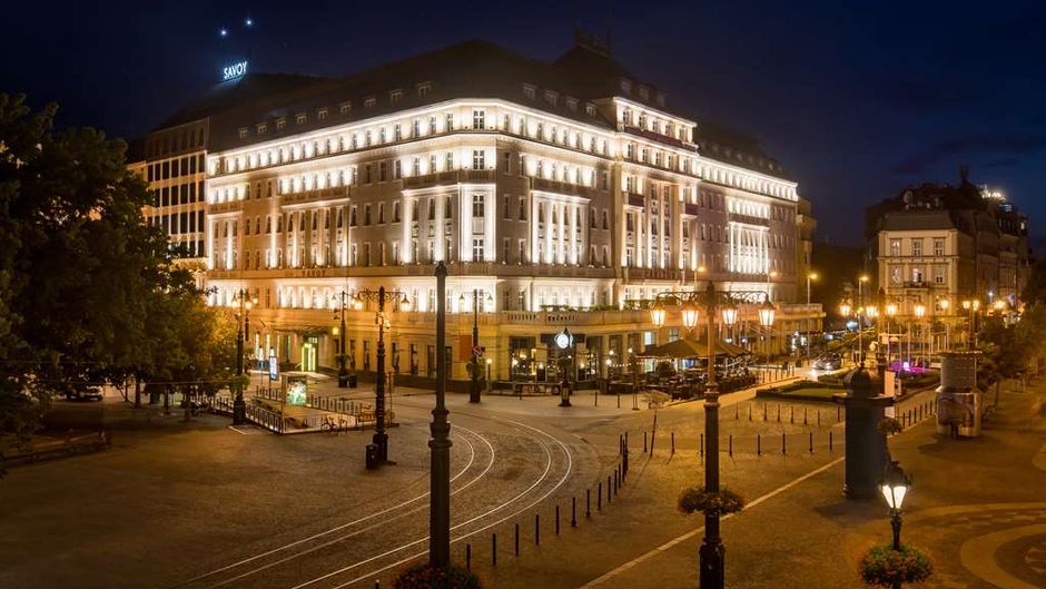 Radisson Blu Carlton Hotel Exterior