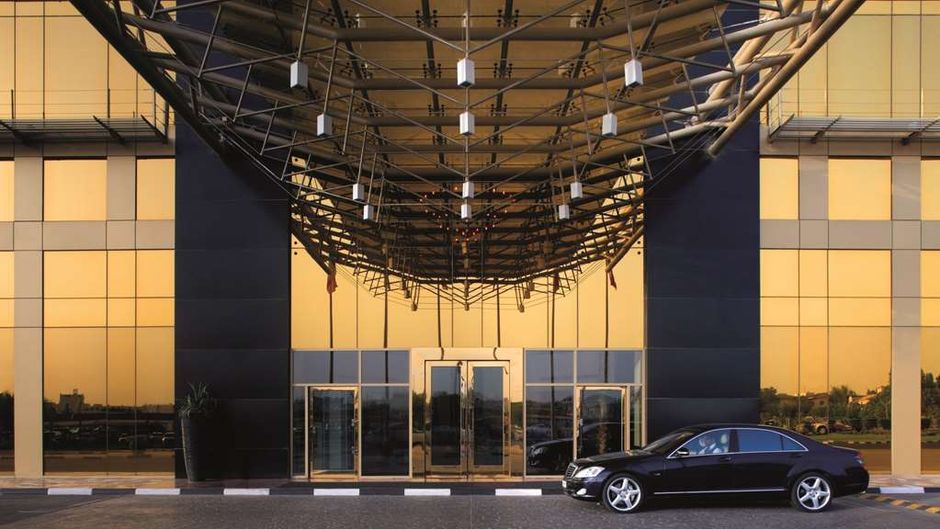 Radisson Blu Hotel, Doha Exterior