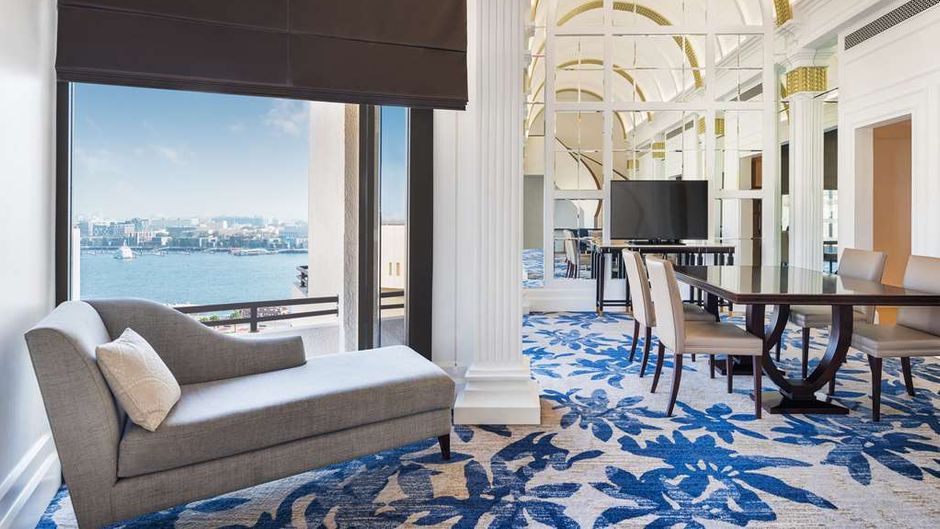 Radisson Blu Hotel, Dubai Deira Creek Suite