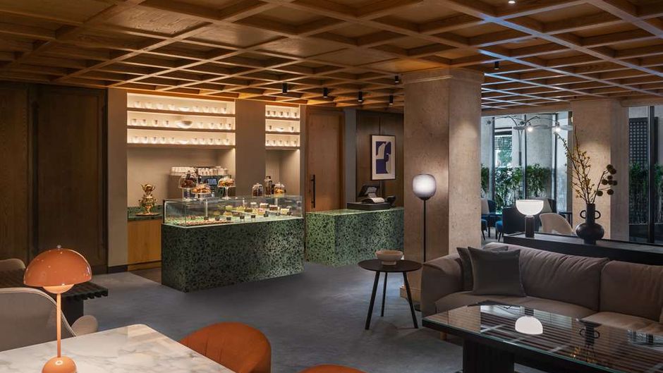 Radisson Blu Hotel, Dubai Deira Creek Lobby