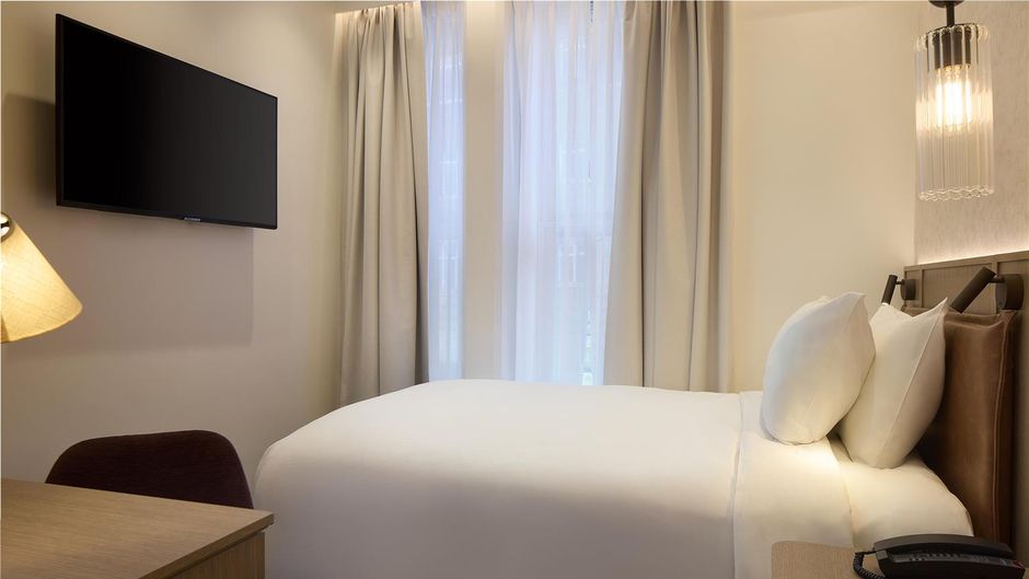 Radisson Blu Hotel, London Euston Square Room