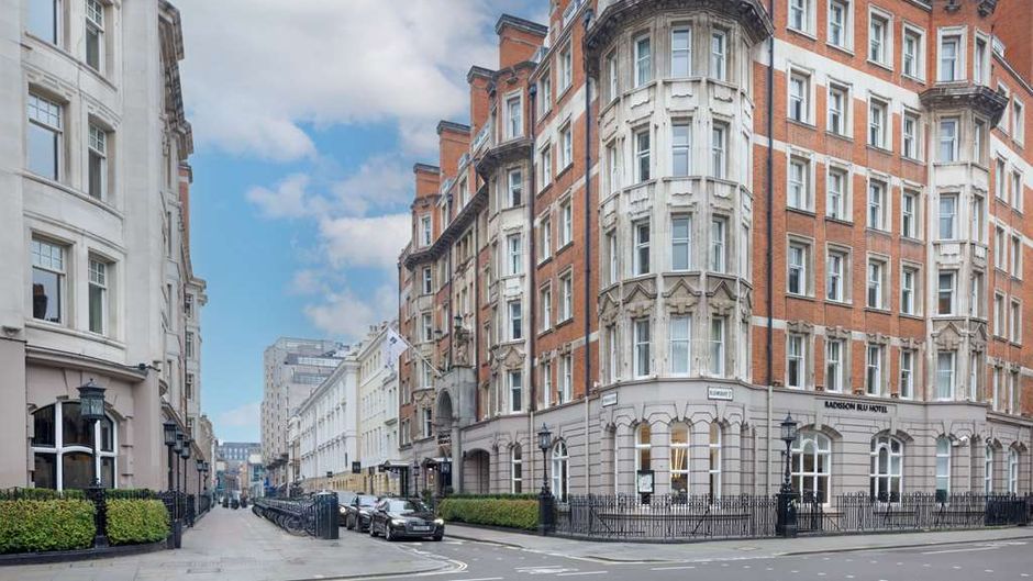 Radisson Blu Hotel, London Tottenham Cou Exterior