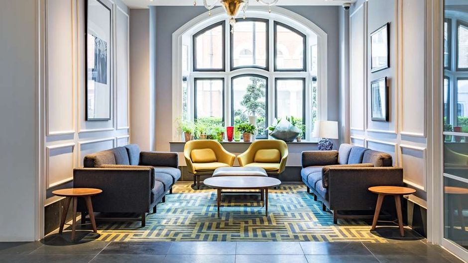 Radisson Blu Bloomsbury Street Hotel Lobby