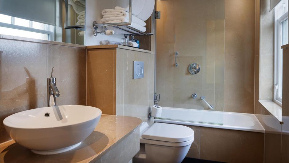 Radisson Blu Bloomsbury Street Hotel Room