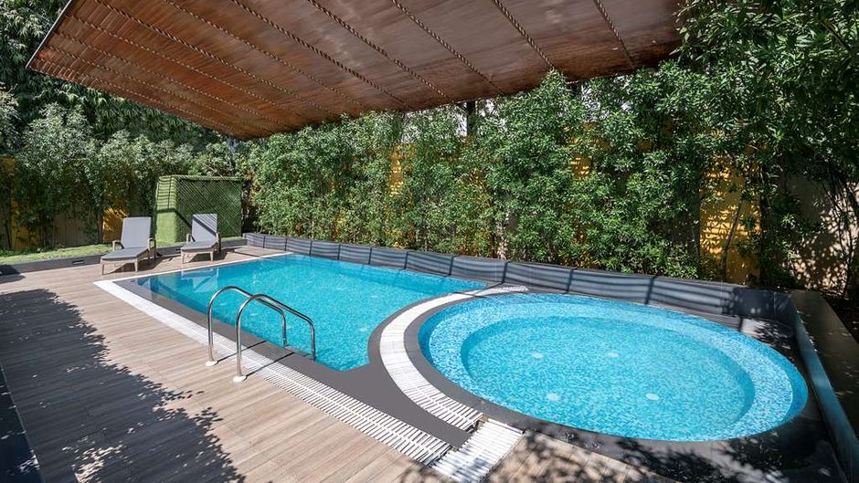 Radisson Blu Hotel Ahmedabad Pool